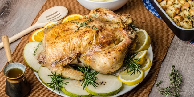 Фаршированная курица с лимоном и чесноком: простой рецепт