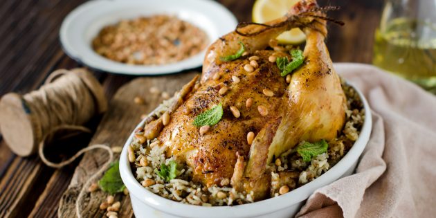 Фаршированная курица с рисом и мясным фаршем: простой рецепт
