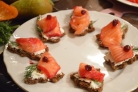 Канапе с семгой и сыром