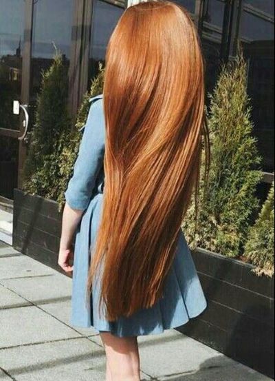 Девушка с длинными волосами на аву 12