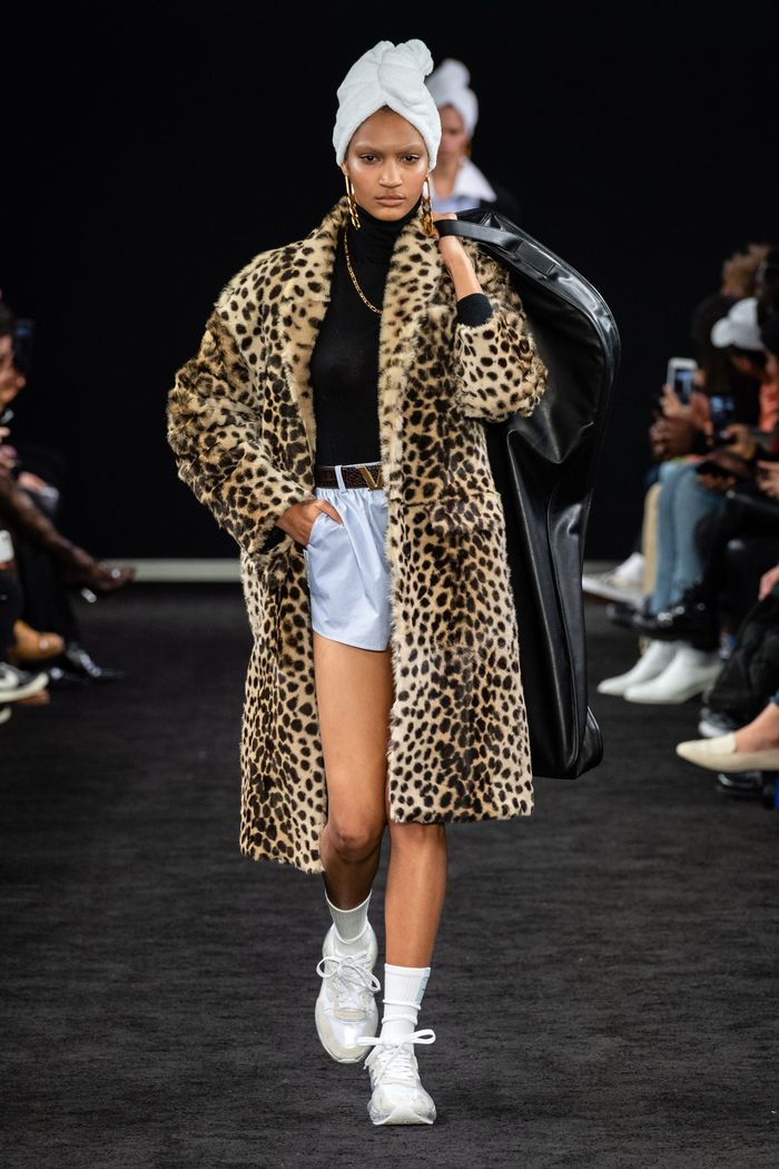 Модные шубы с леопардовым принтом Alexander Wang