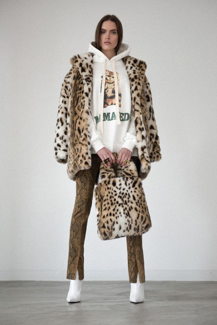 Модные шубы с леопардовым принтом Pam & Gela