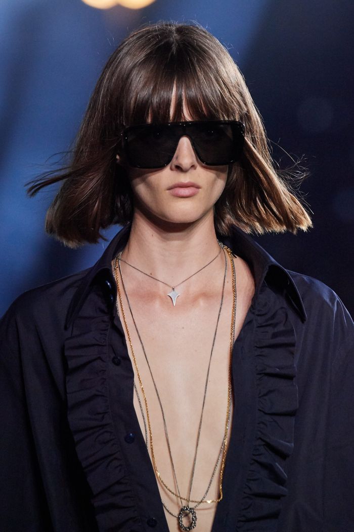 Стрижки моделей на показе Saint Laurent 2020