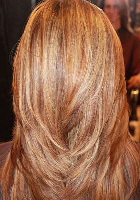 Стрижка каскад на длинные волосы с челкой: фото